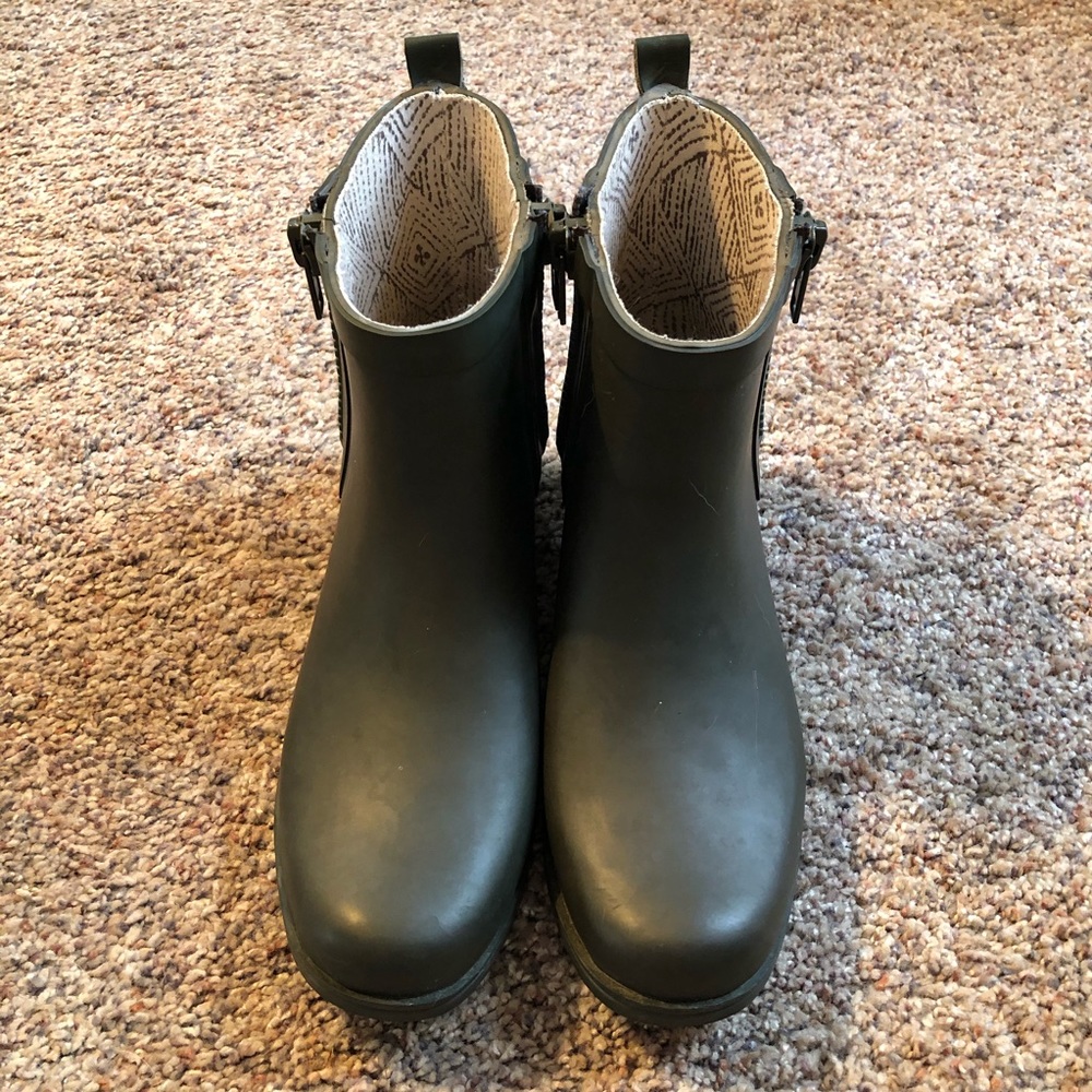 Lucky Brand Cropped Rain boots Hunter Green